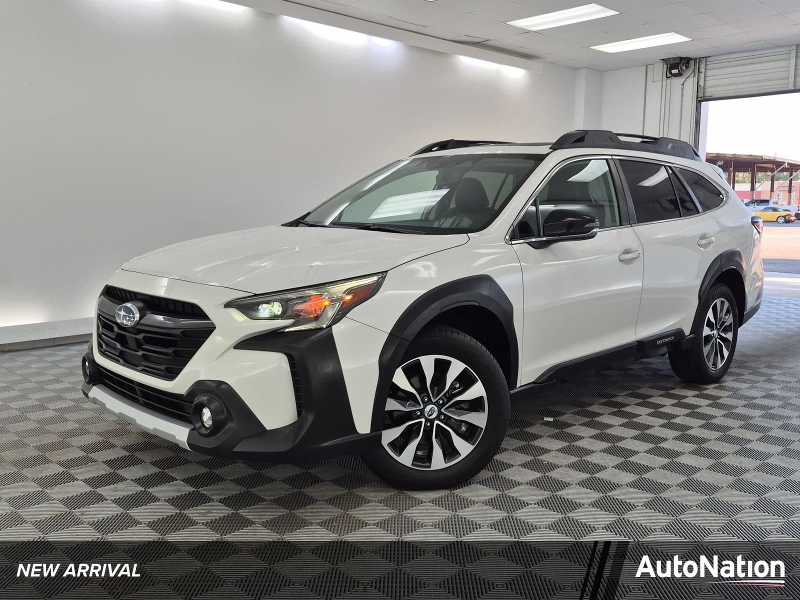 2023 Subaru Outback Limited — photo 1 of 30