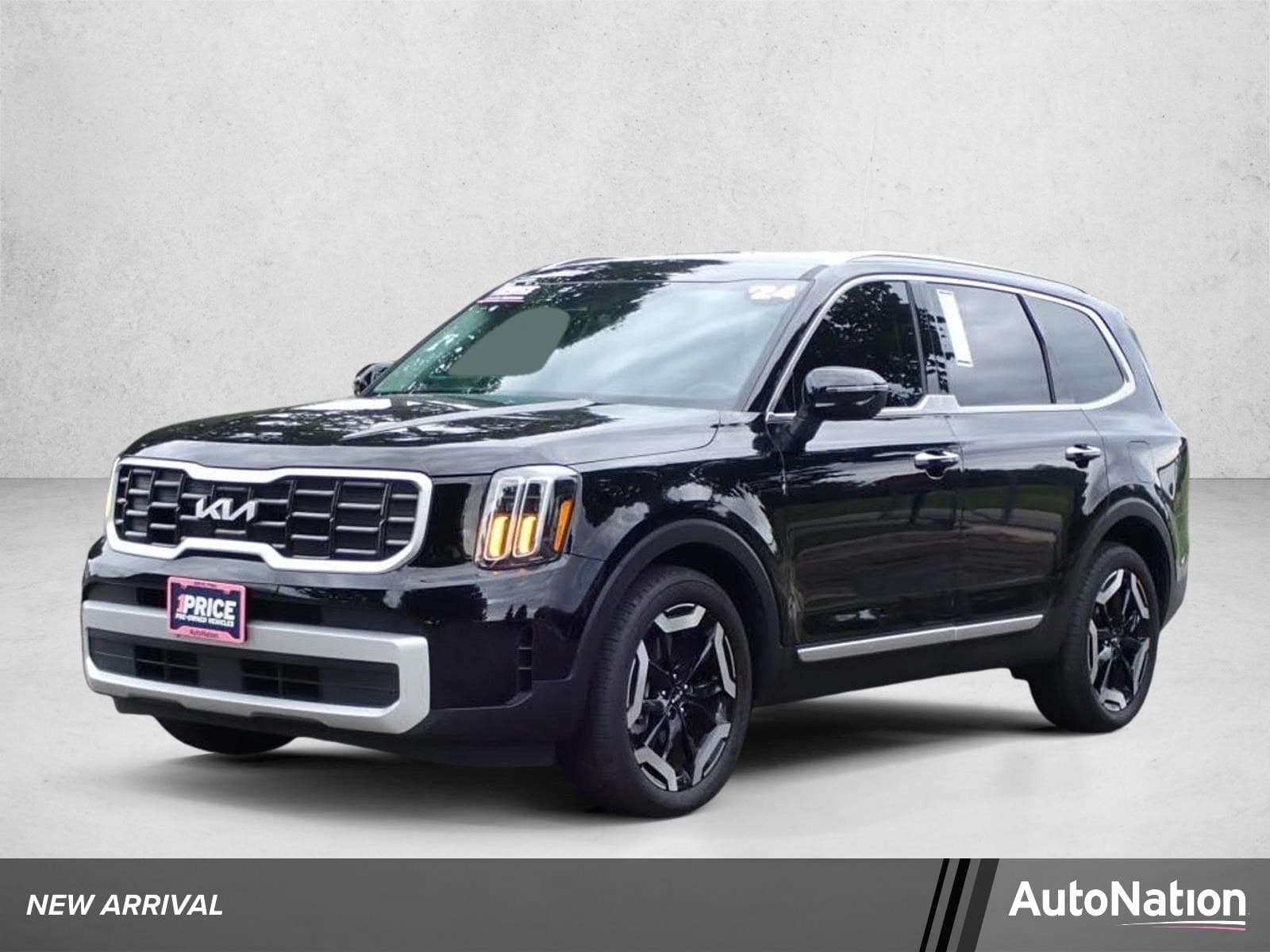 2024 Kia Telluride S — photo 1 of 25