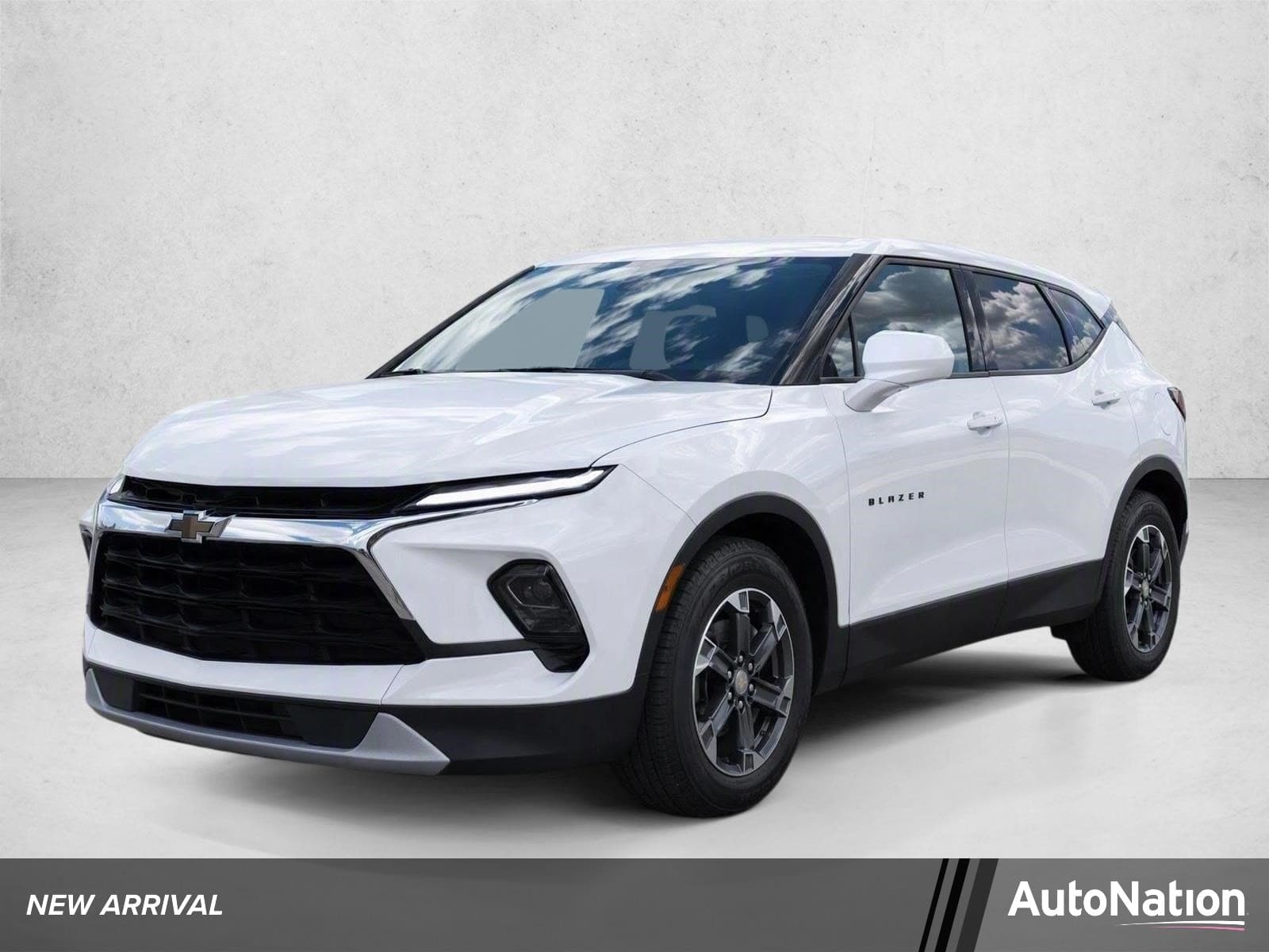 2023 Chevrolet Blazer LT — photo 1 of 27