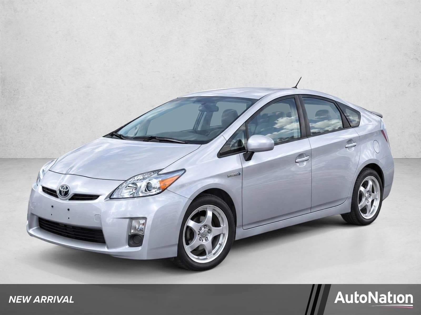 2010 Toyota Prius II — photo 1 of 26