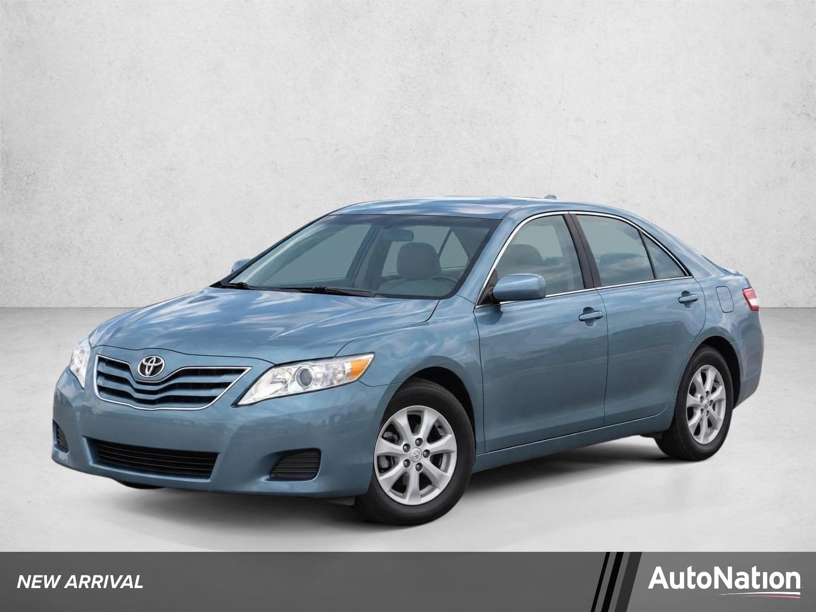 2011 Toyota Camry LE — photo 1 of 15