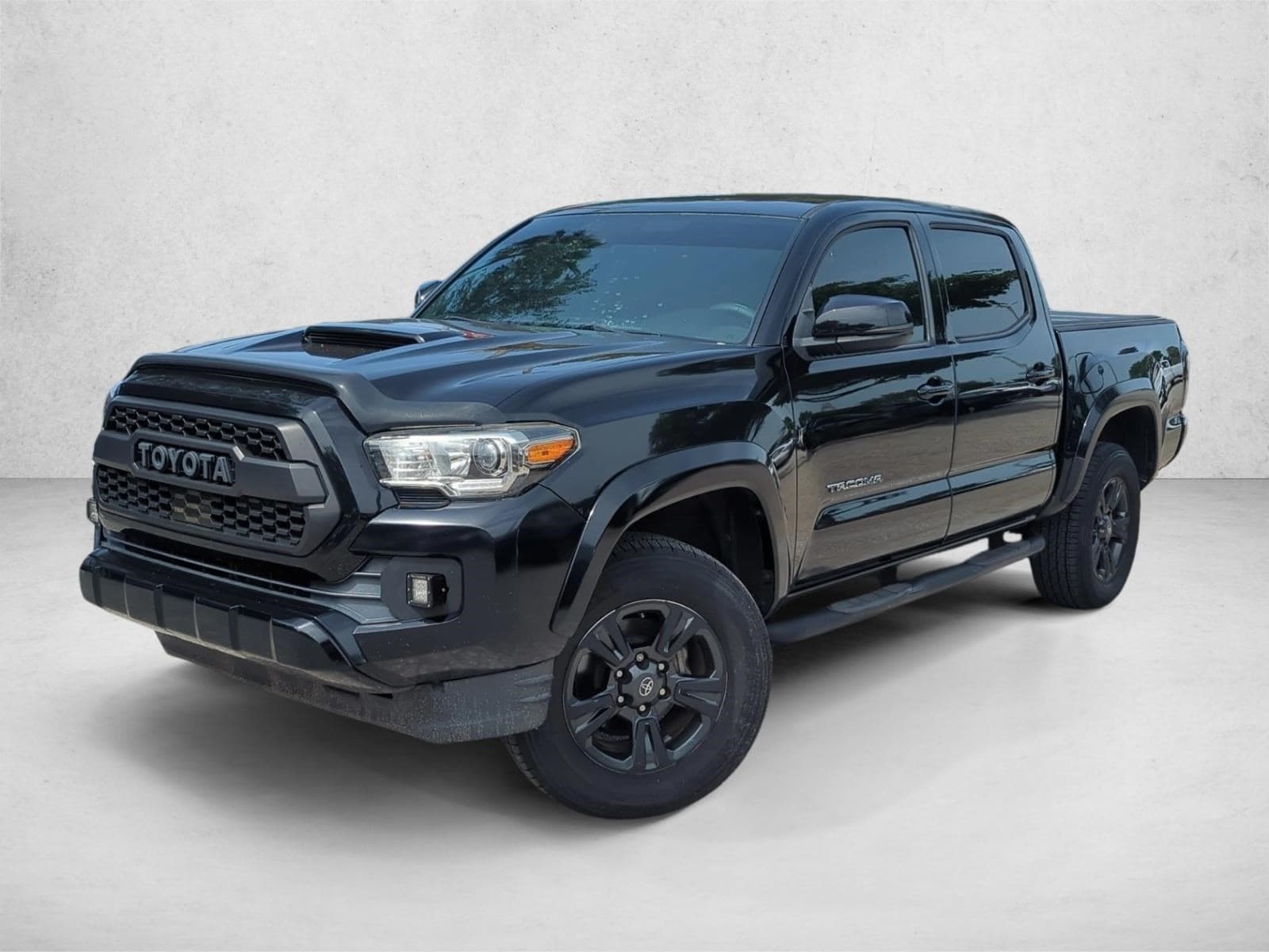 2019 Toyota Tacoma TRD Sport V6 — photo 1 of 28
