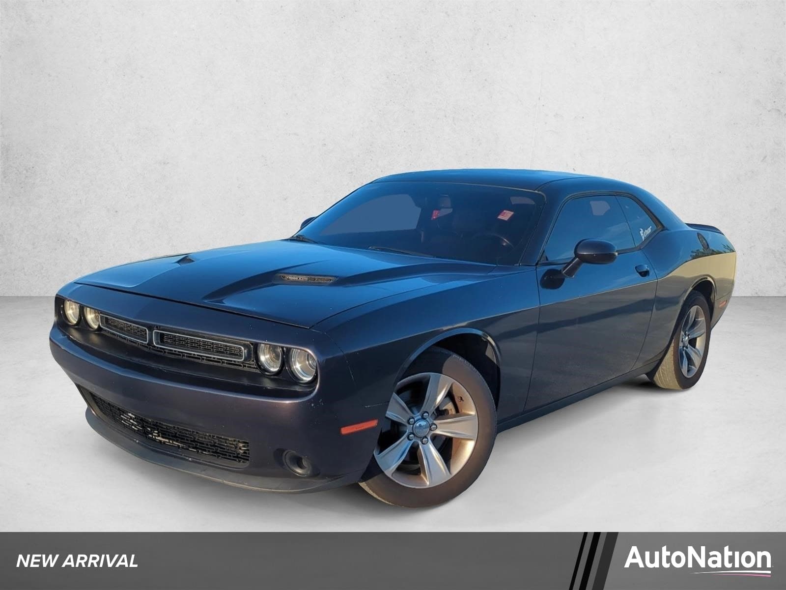 2018 Dodge Challenger SXT — photo 1 of 27