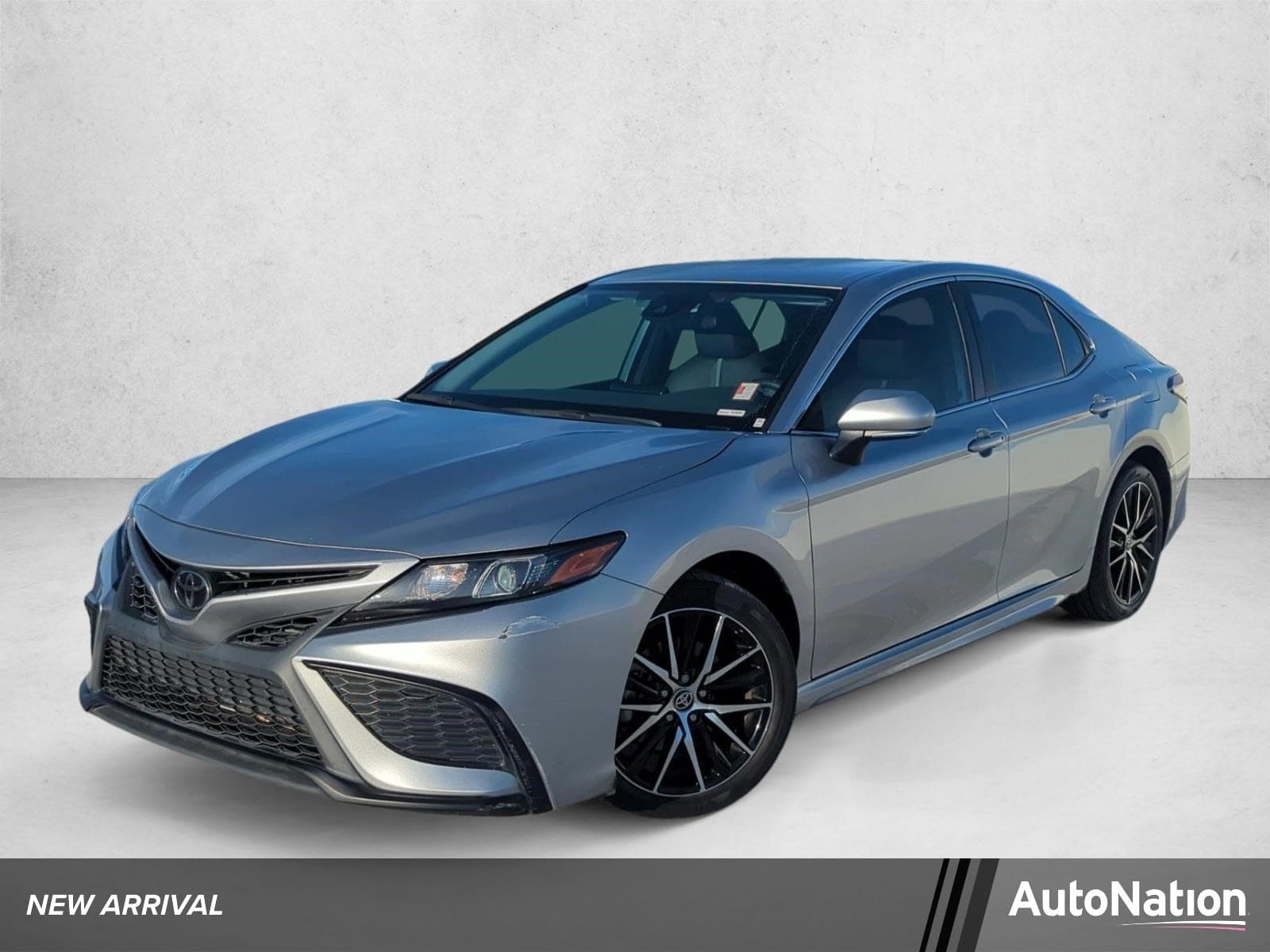 2024 Toyota Camry SE — photo 1 of 25