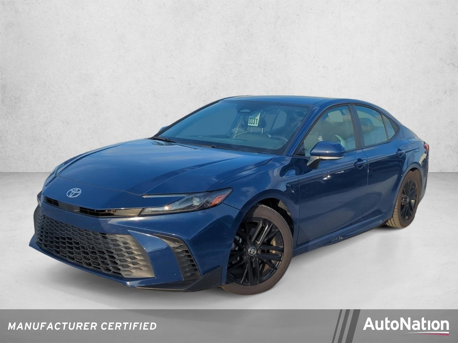 2025 Toyota Camry SE — photo 1 of 18