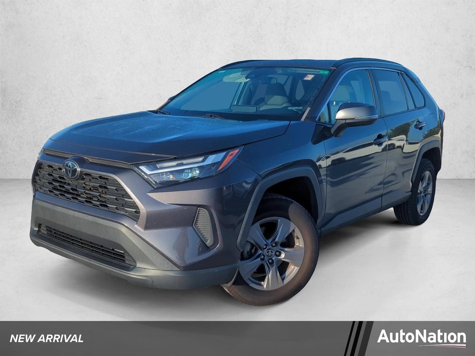 2022 Toyota RAV4 XLE — photo 1 of 20