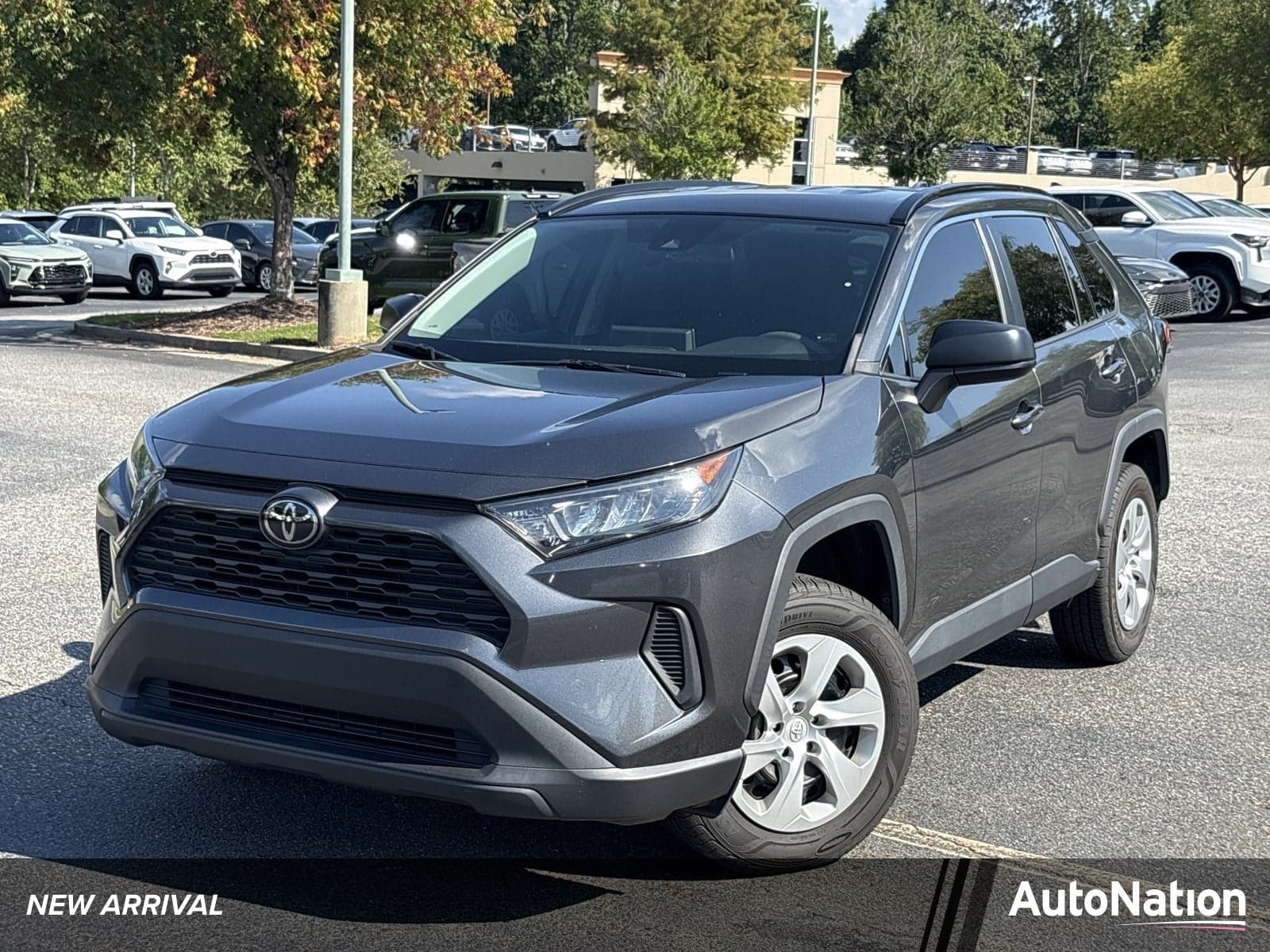 2020 Toyota RAV4 LE — photo 1 of 30