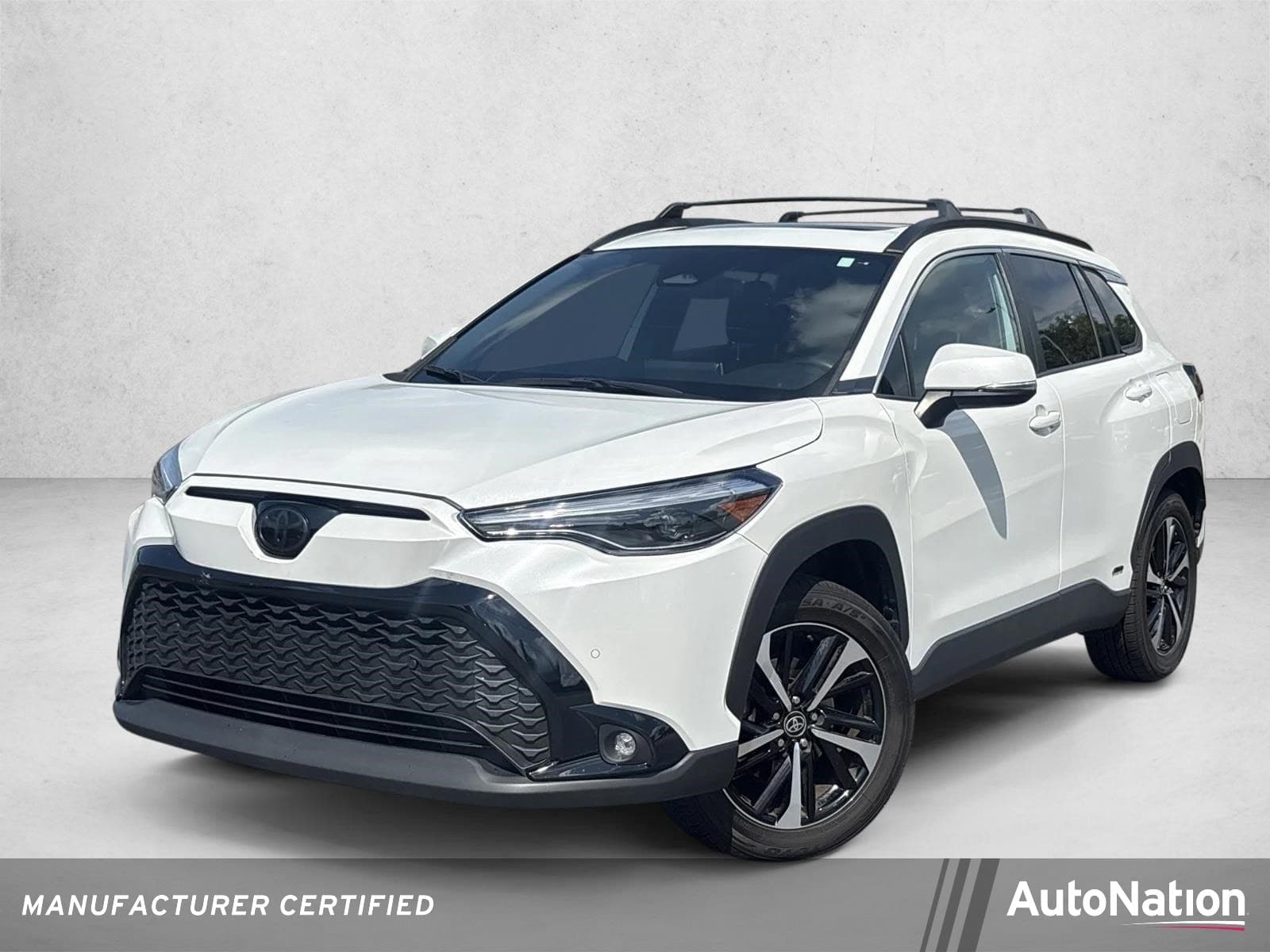 2023 Toyota Corolla Cross Hybrid XSE — photo 1 of 30