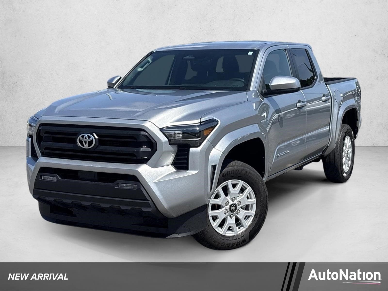 2025 Toyota Tacoma SR5 — photo 1 of 30