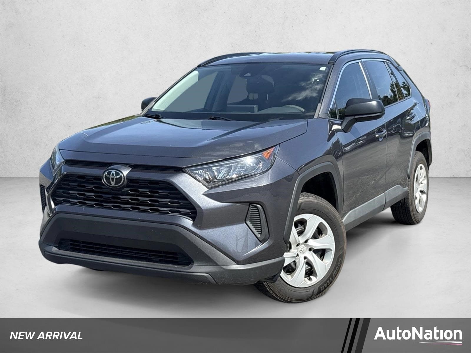 2021 Toyota RAV4 LE — photo 1 of 17