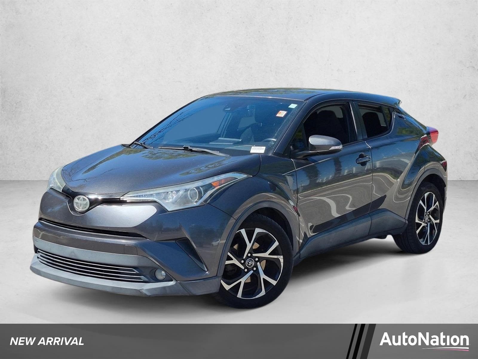 2018 Toyota C-HR XLE Premium — photo 1 of 17