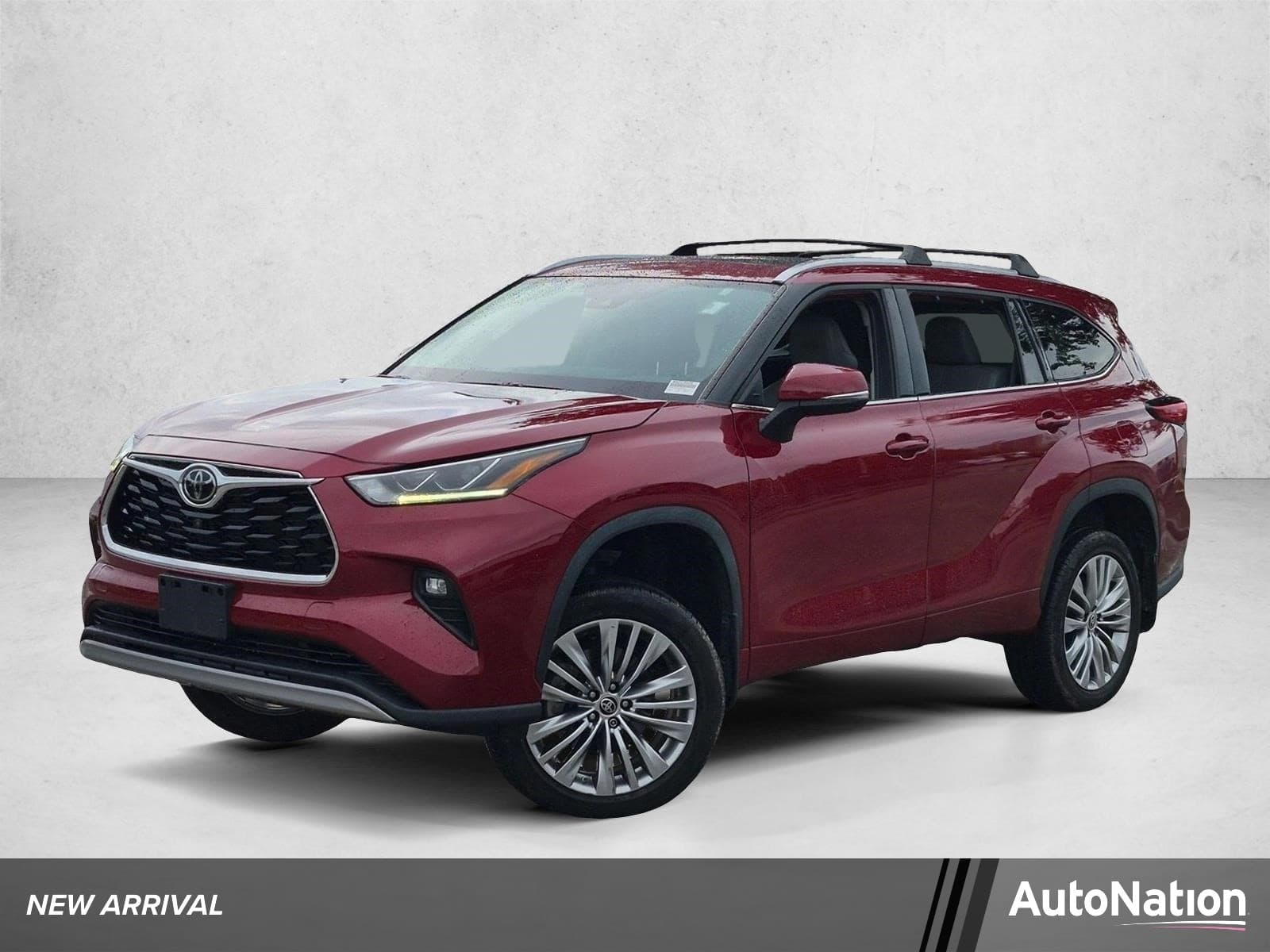 2022 Toyota Highlander Platinum — photo 1 of 15