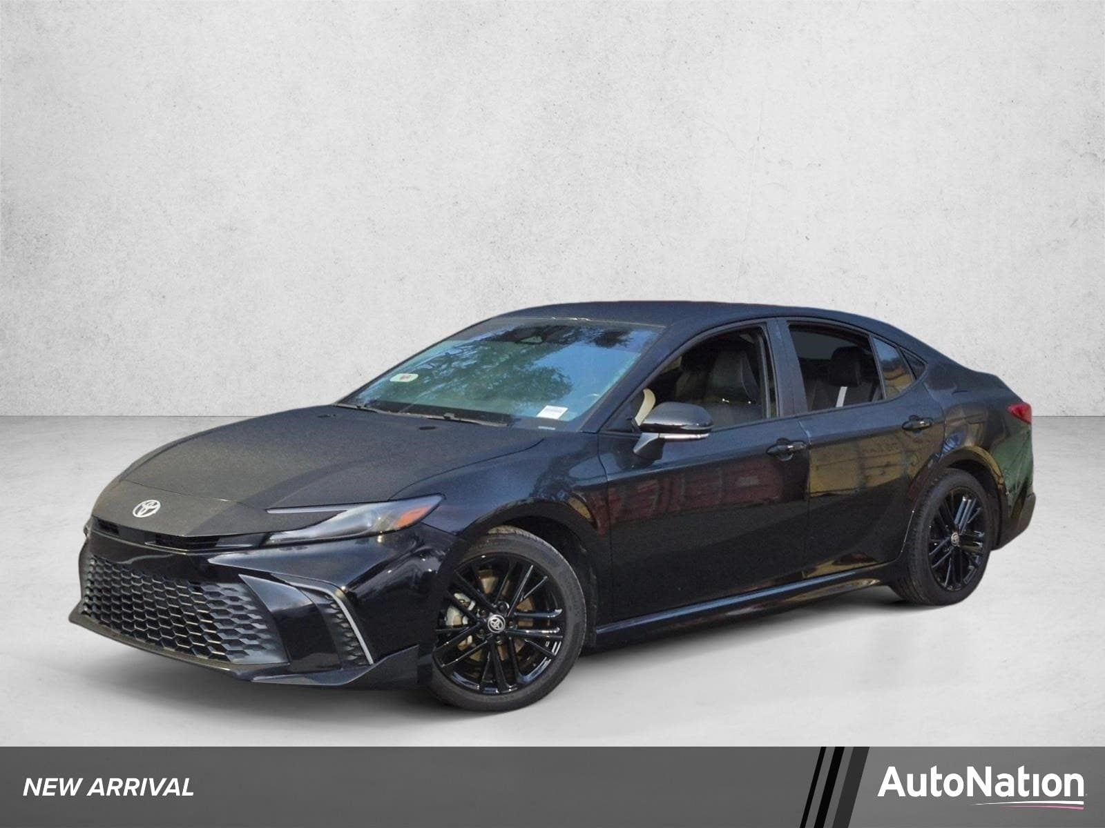2026 Toyota Camry SE — photo 1 of 16