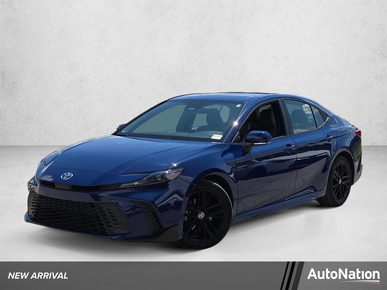 2025 Toyota Camry SE — photo 1 of 25