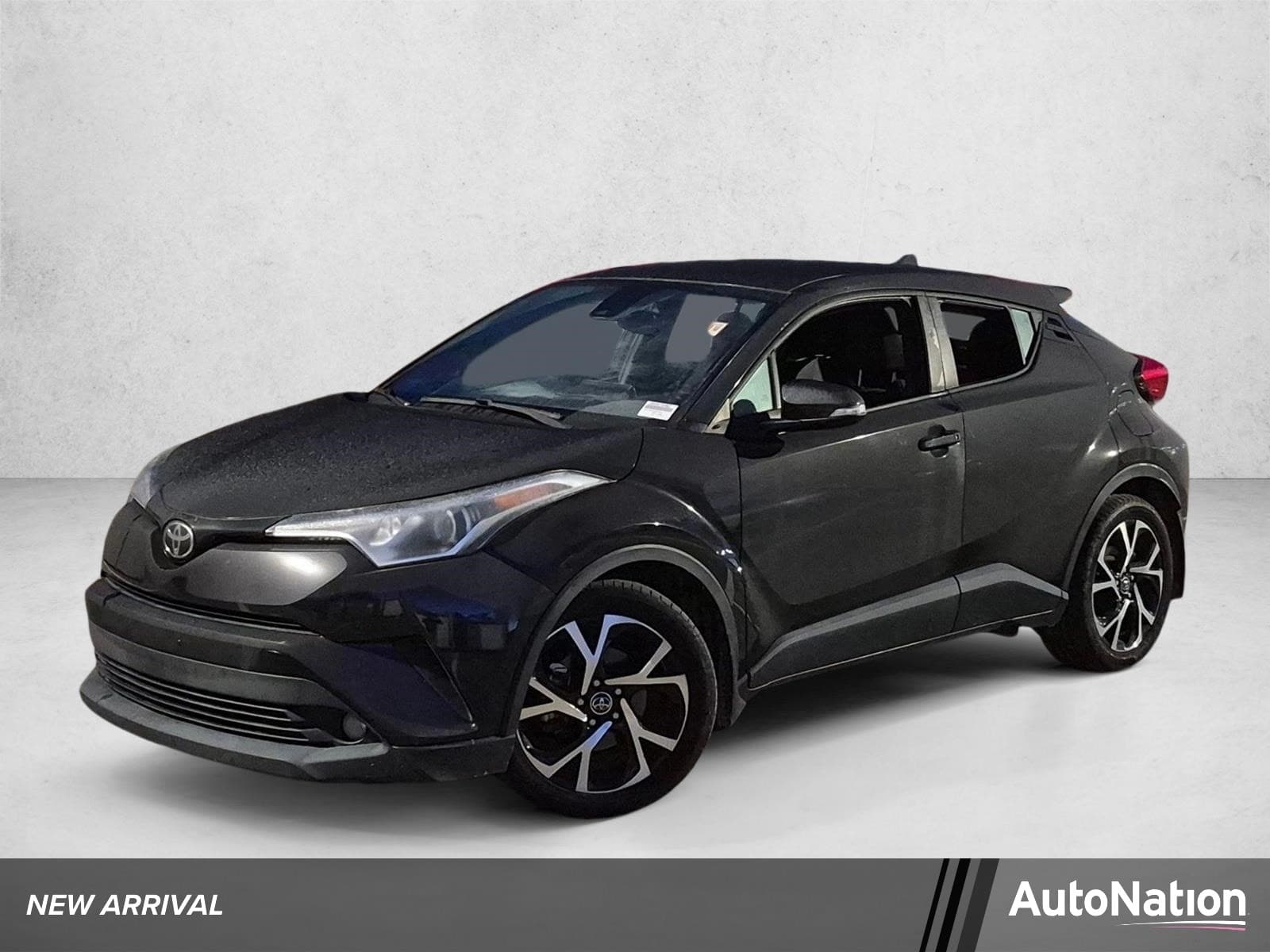 2018 Toyota C-HR XLE Premium — photo 1 of 17
