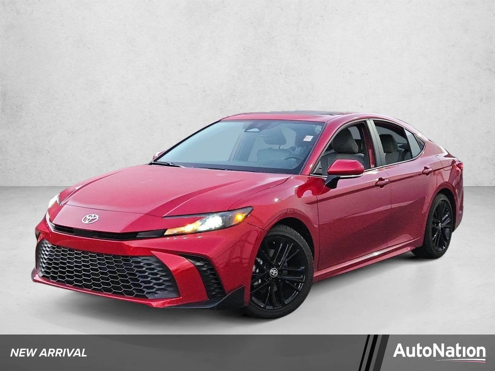 2025 Toyota Camry SE — photo 1 of 16