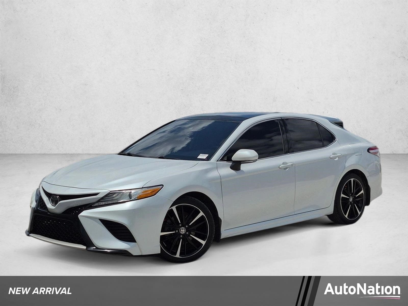 2020 Toyota Camry XSE — photo 1 of 26