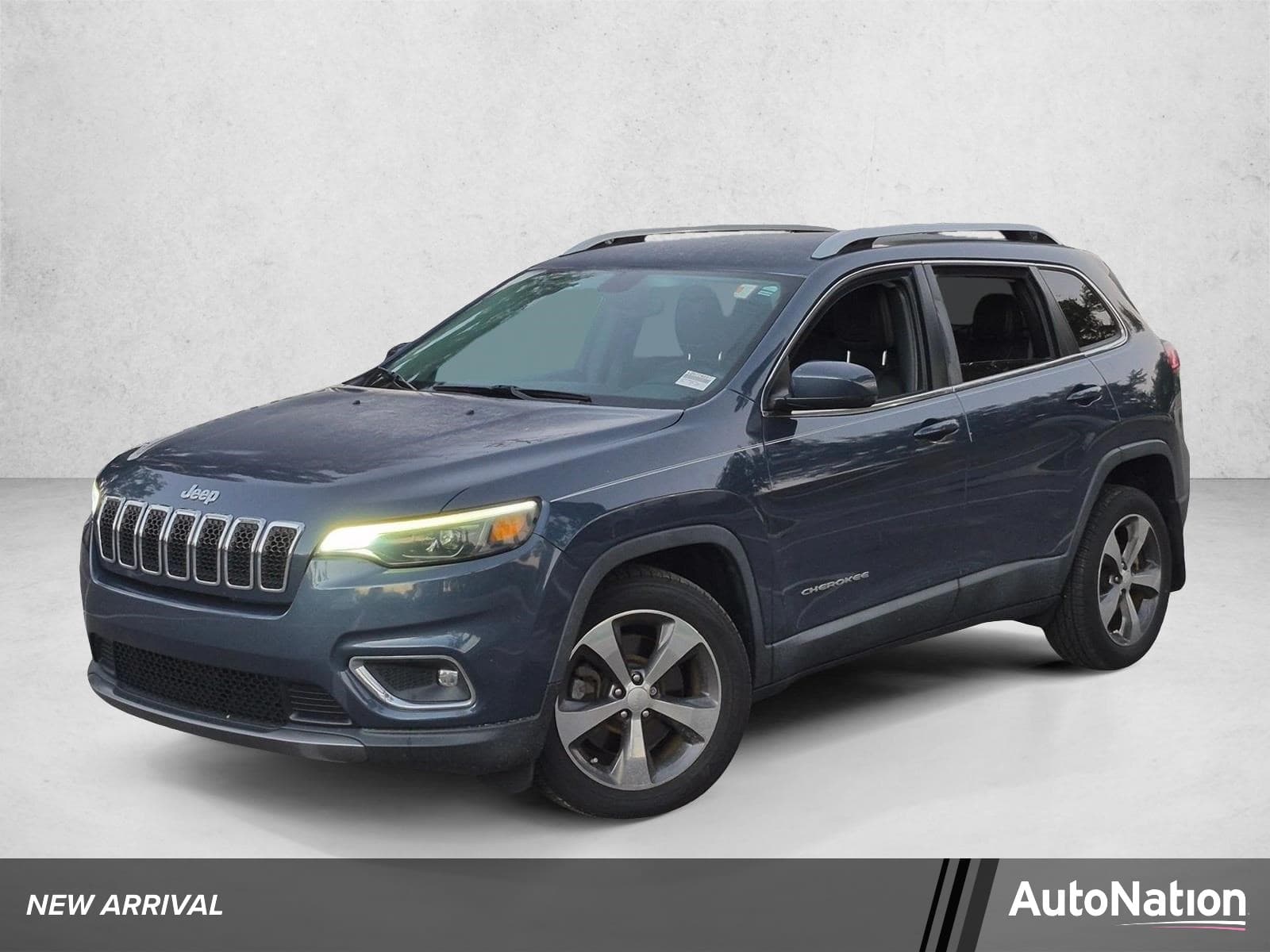 2020 Jeep Cherokee Limited — photo 1 of 17