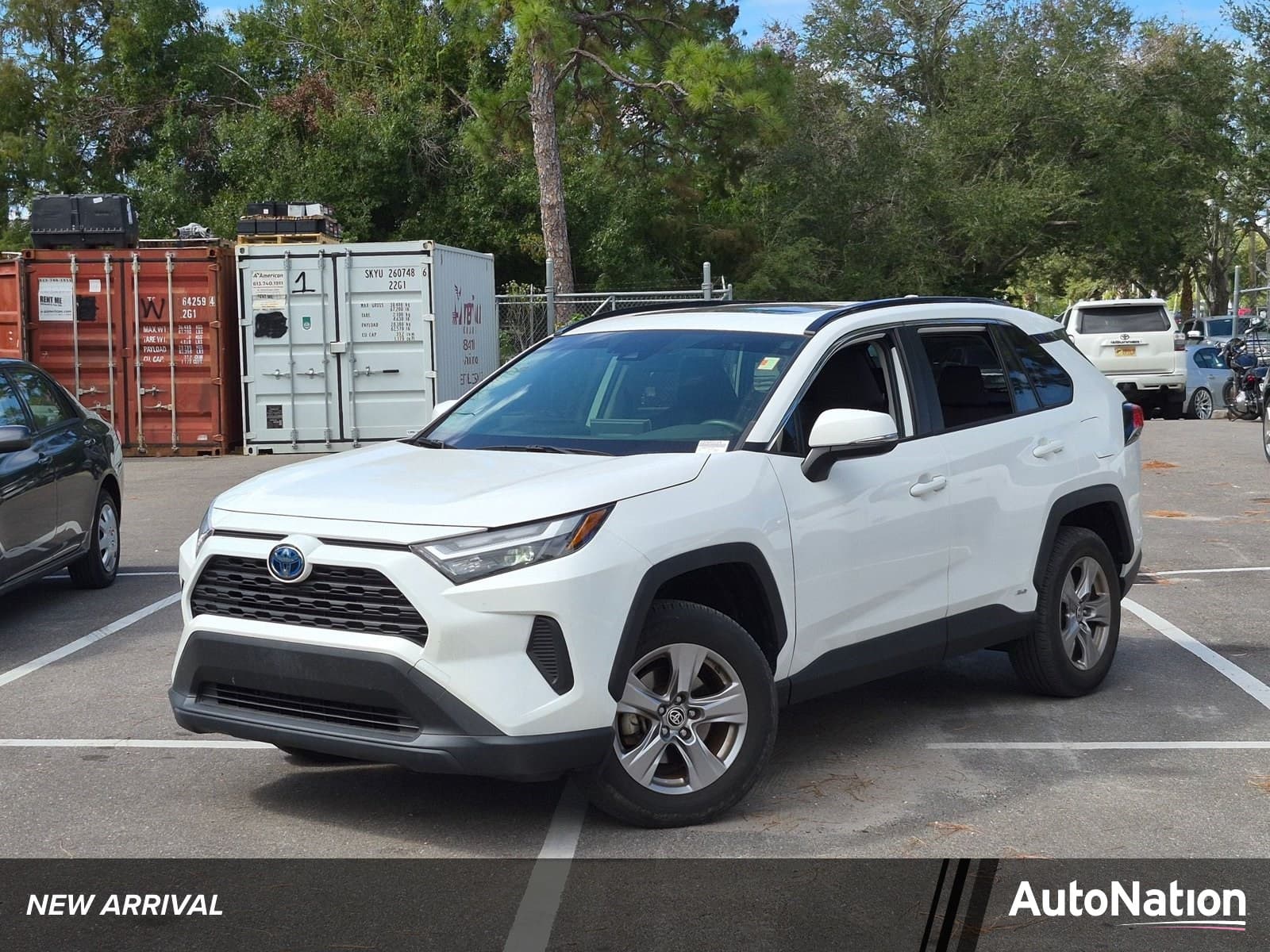 2023 Toyota RAV4 Base — photo 1 of 17
