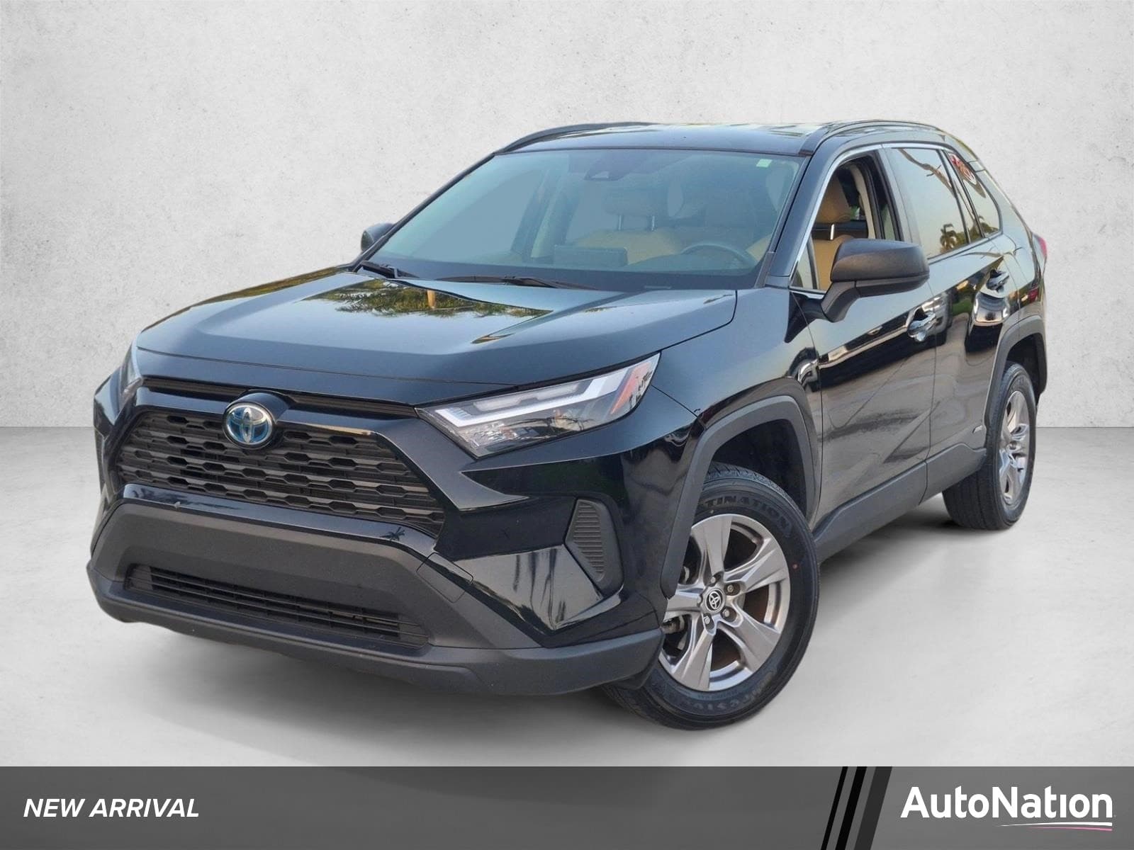 2024 Toyota RAV4 Hybrid LE — photo 1 of 24
