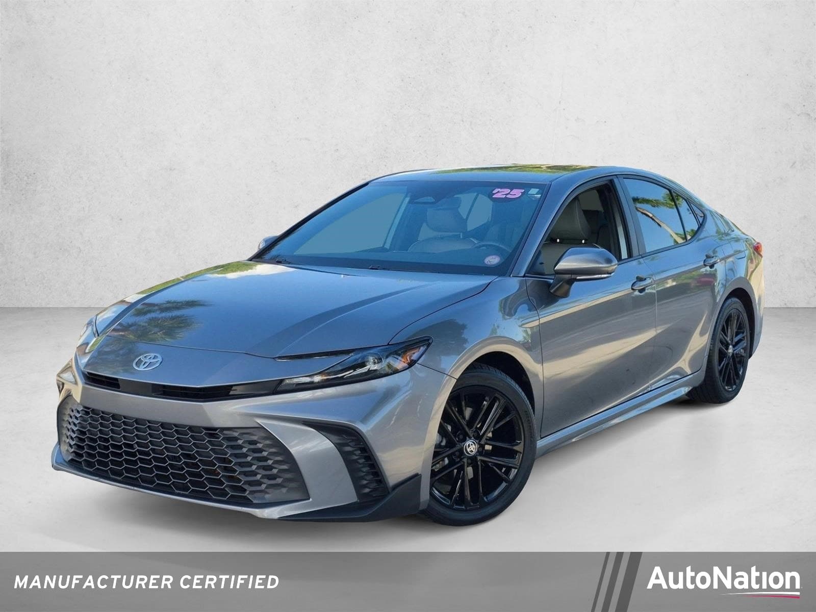 2025 Toyota Camry SE — photo 1 of 23