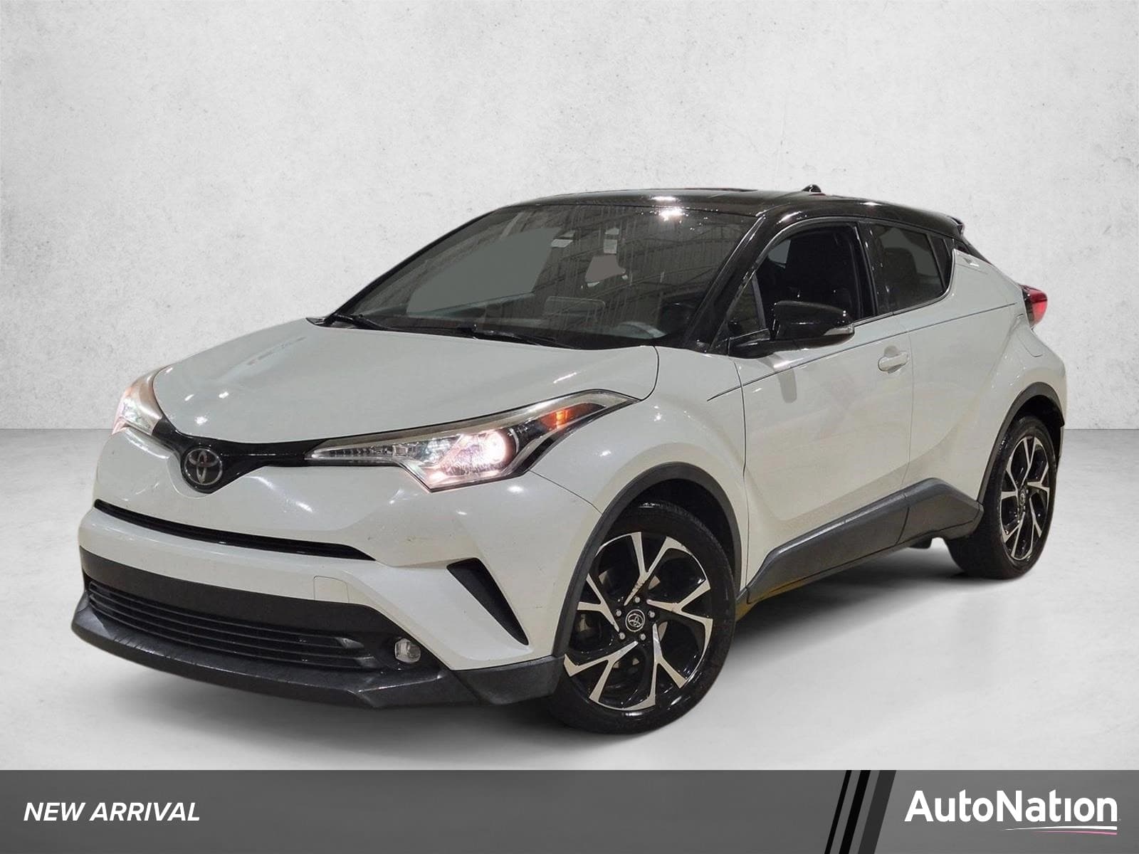 2019 Toyota C-HR Limited — photo 1 of 30