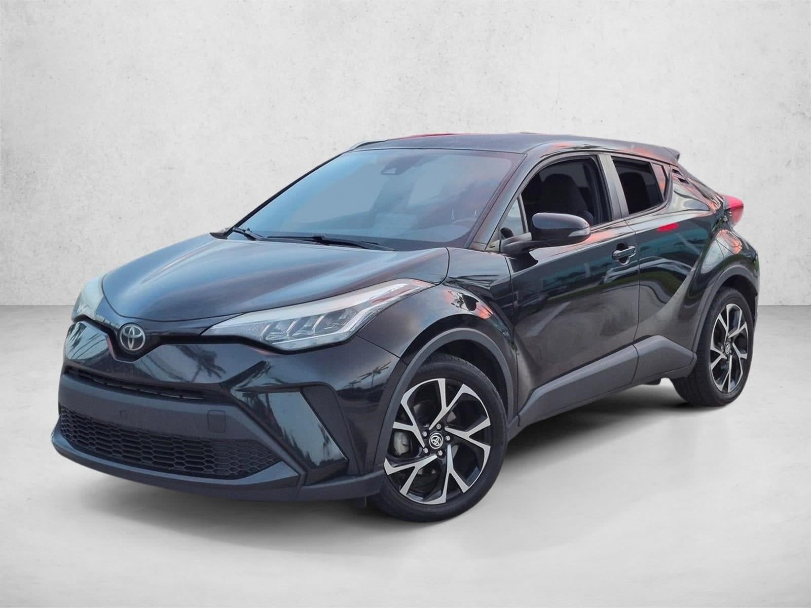2021 Toyota C-HR XLE — photo 1 of 22