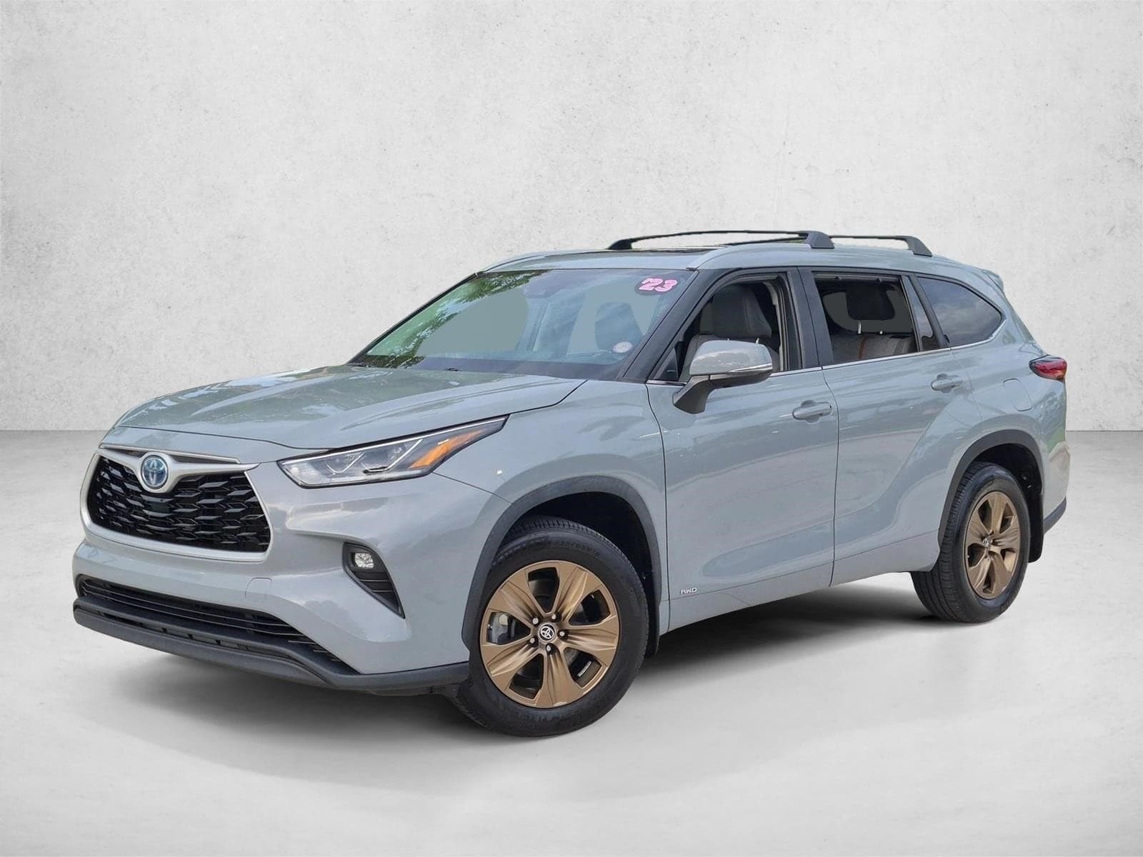 2023 Toyota Highlander Hybrid XLE Bronze — photo 1 of 25