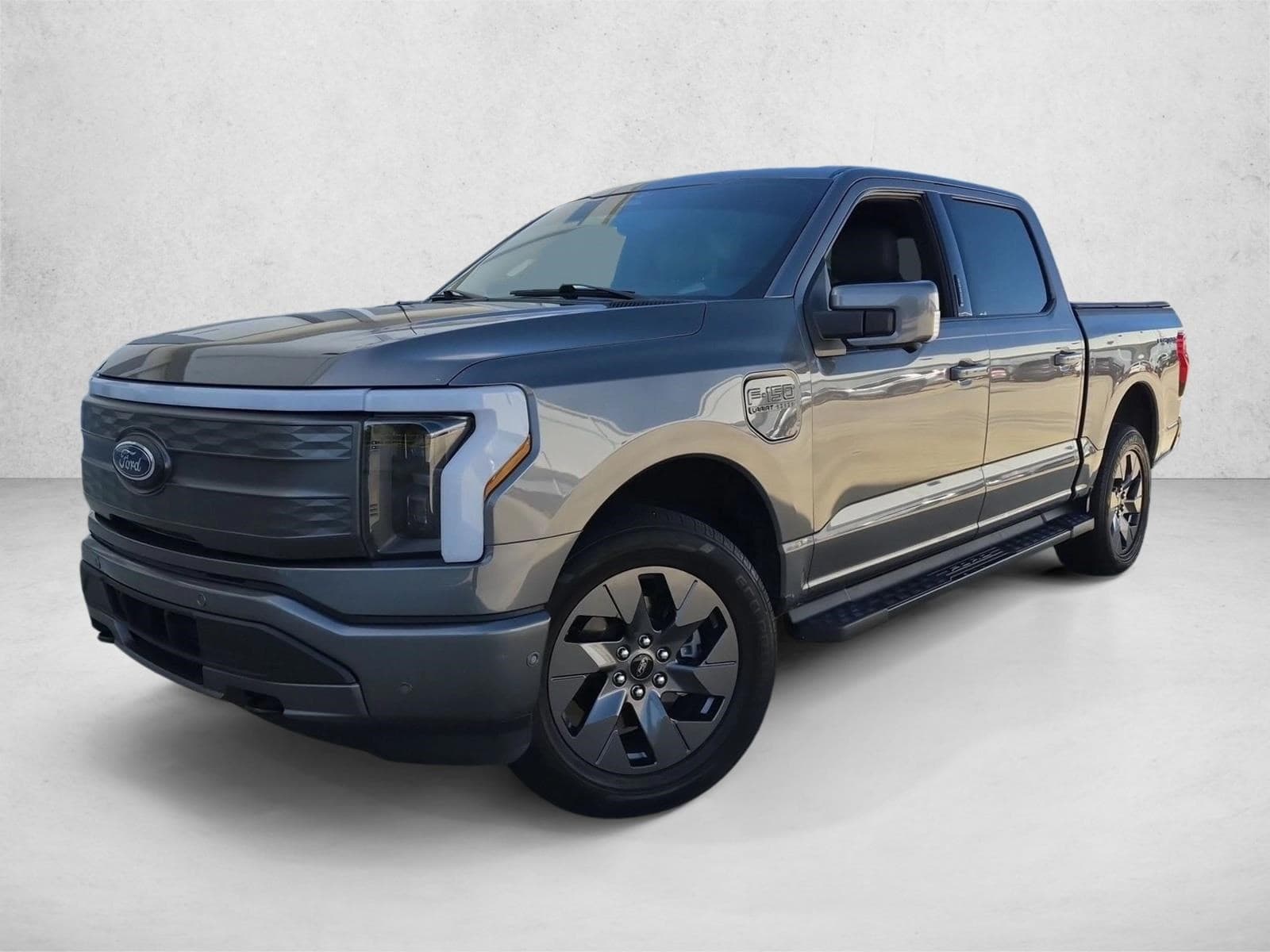 2023 Ford F-150 Lightning Base — photo 1 of 15
