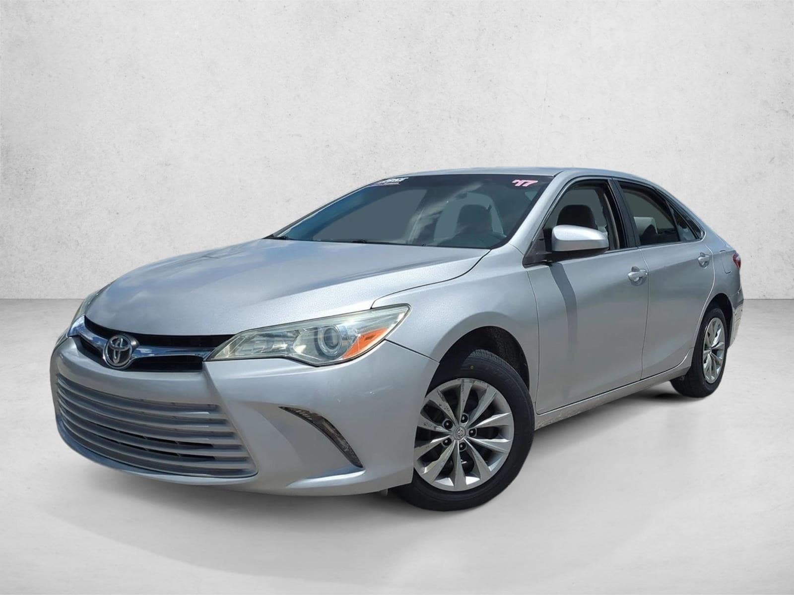 2017 Toyota Camry LE — photo 1 of 23