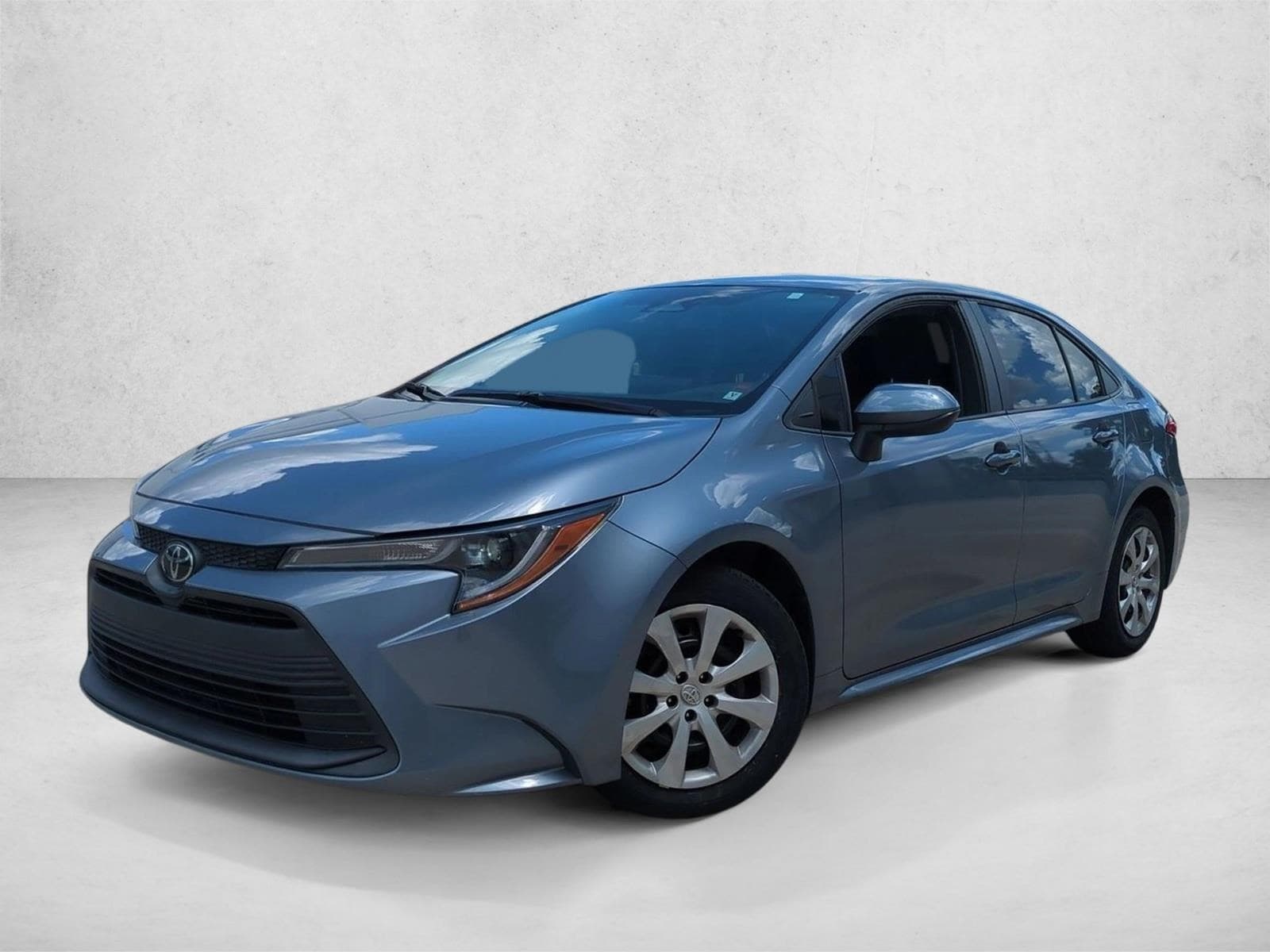 2024 Toyota Corolla LE — photo 1 of 15