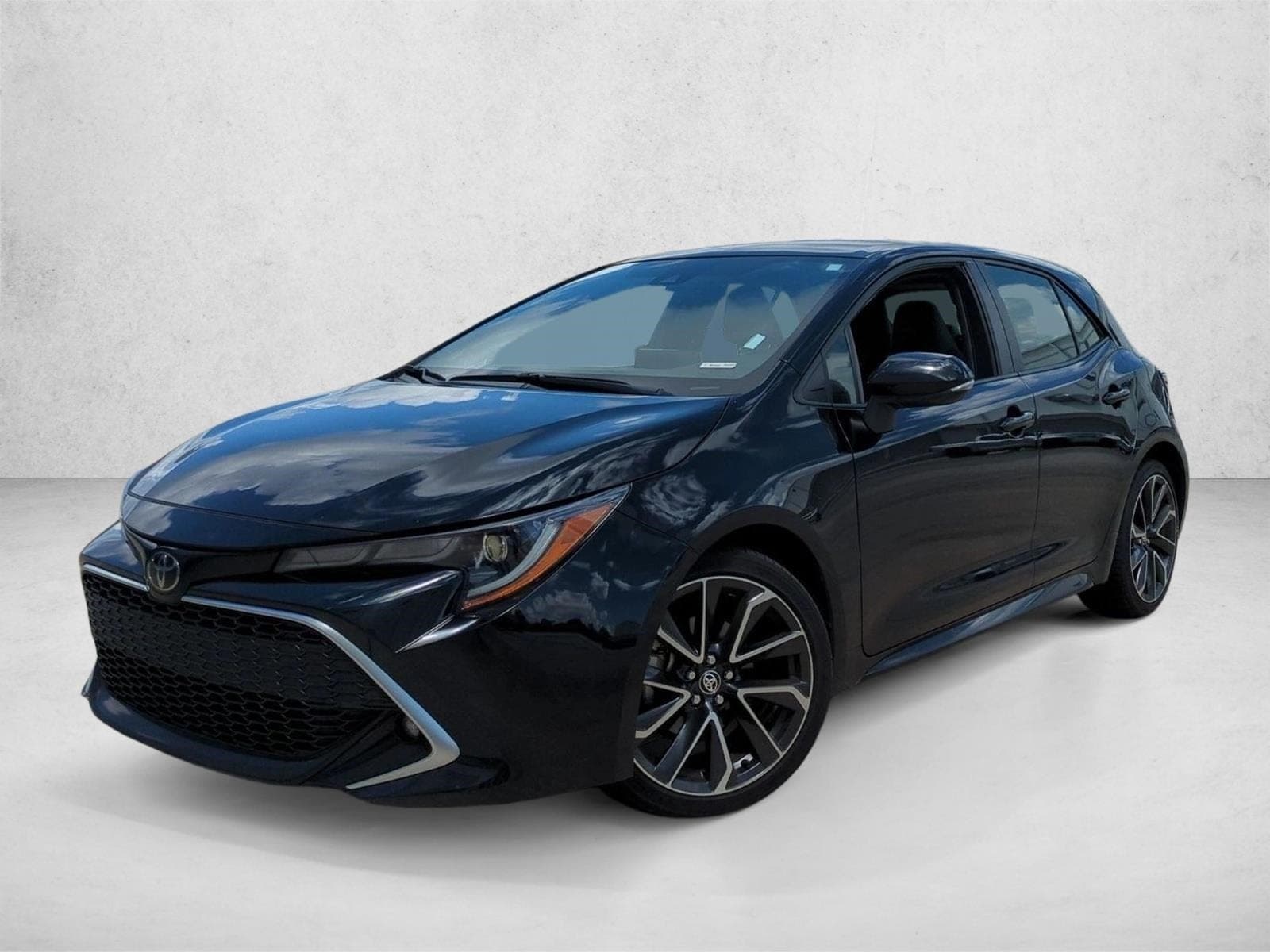 2021 Toyota Corolla Hatchback XSE — photo 1 of 15