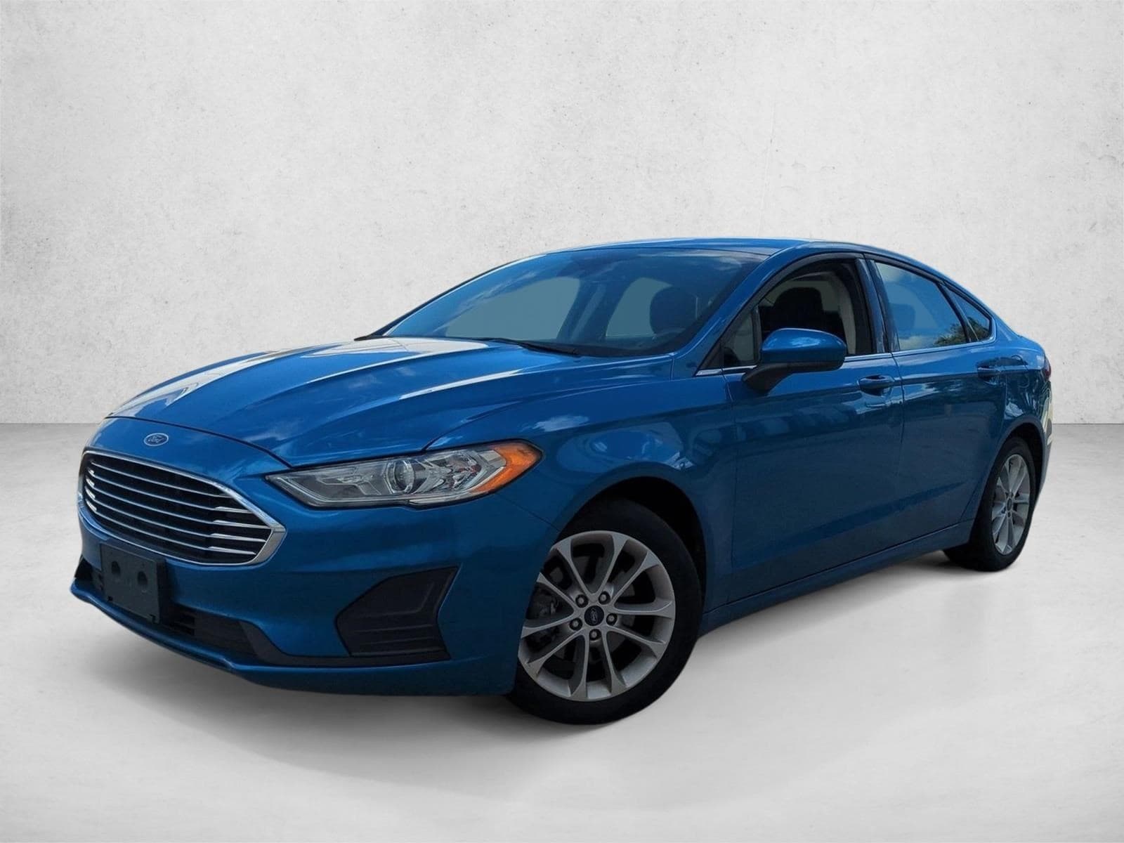 2020 Ford Fusion SE — photo 1 of 15