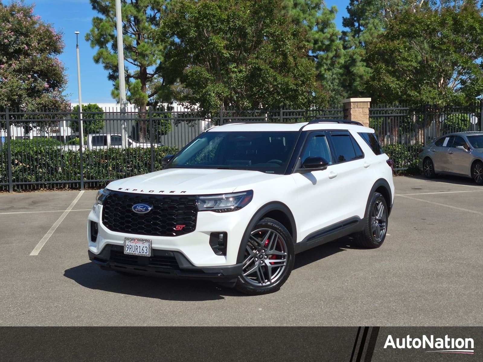 2025 Ford Explorer ST — photo 1 of 25
