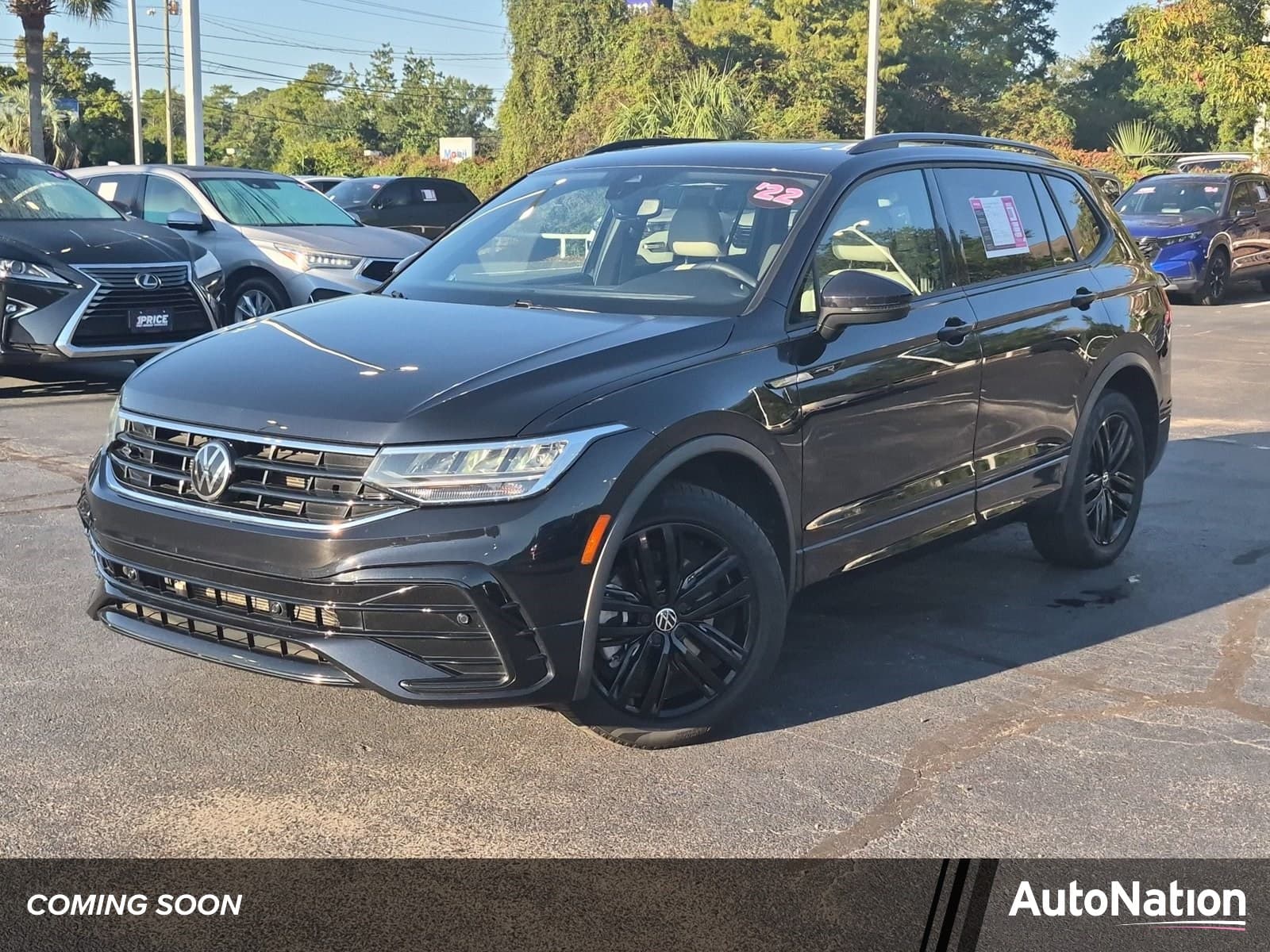 2022 Volkswagen Tiguan SE R-Line Black — photo 1 of 30
