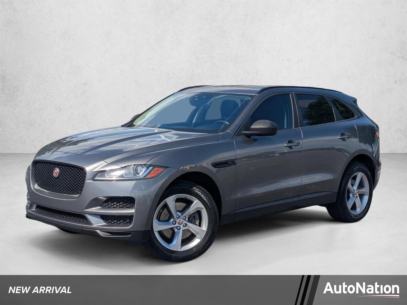 2017 Jaguar F-PACE 35t Premium — photo 1 of 23