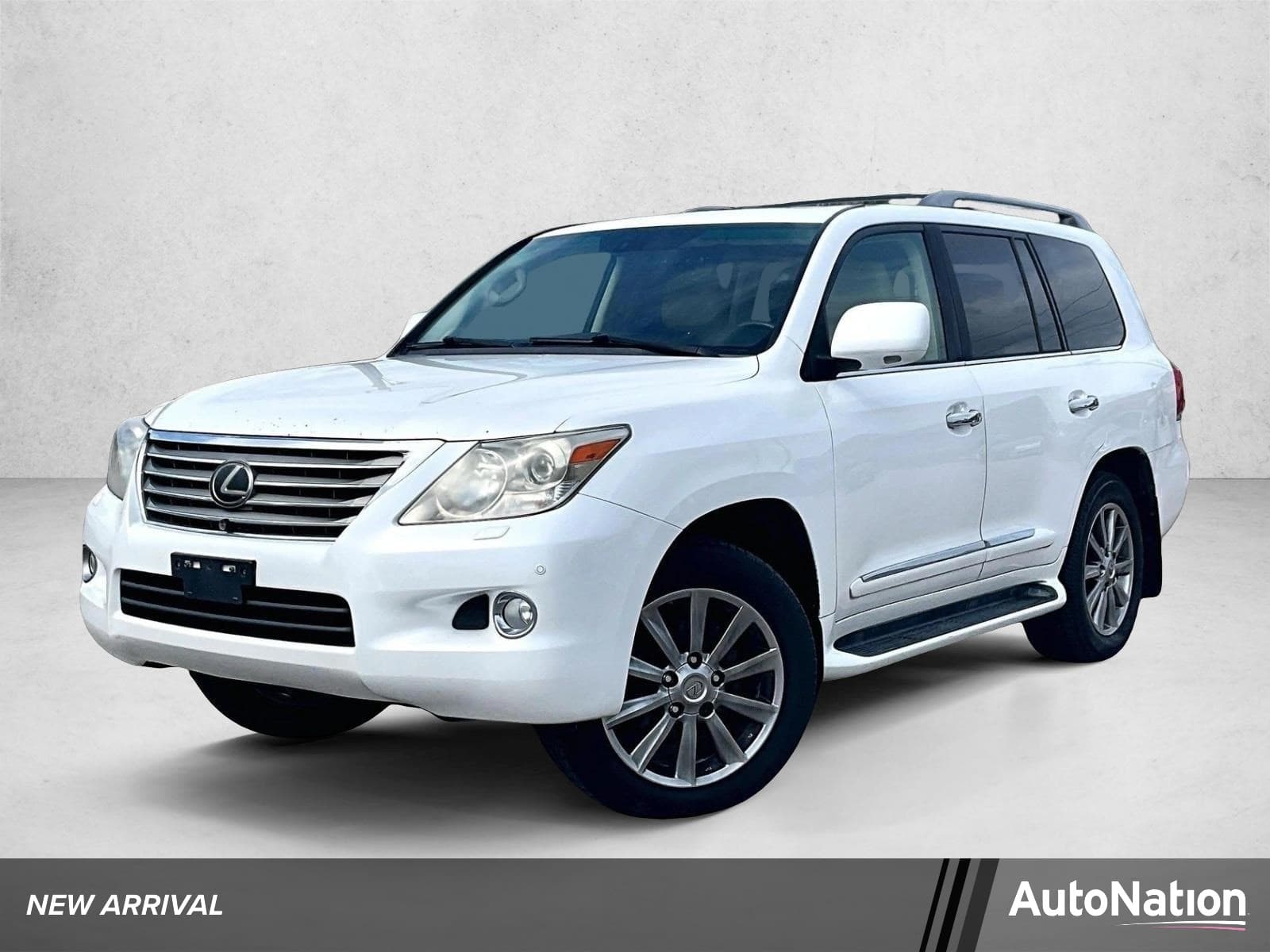 2011 Lexus LX 570 Base — photo 1 of 29