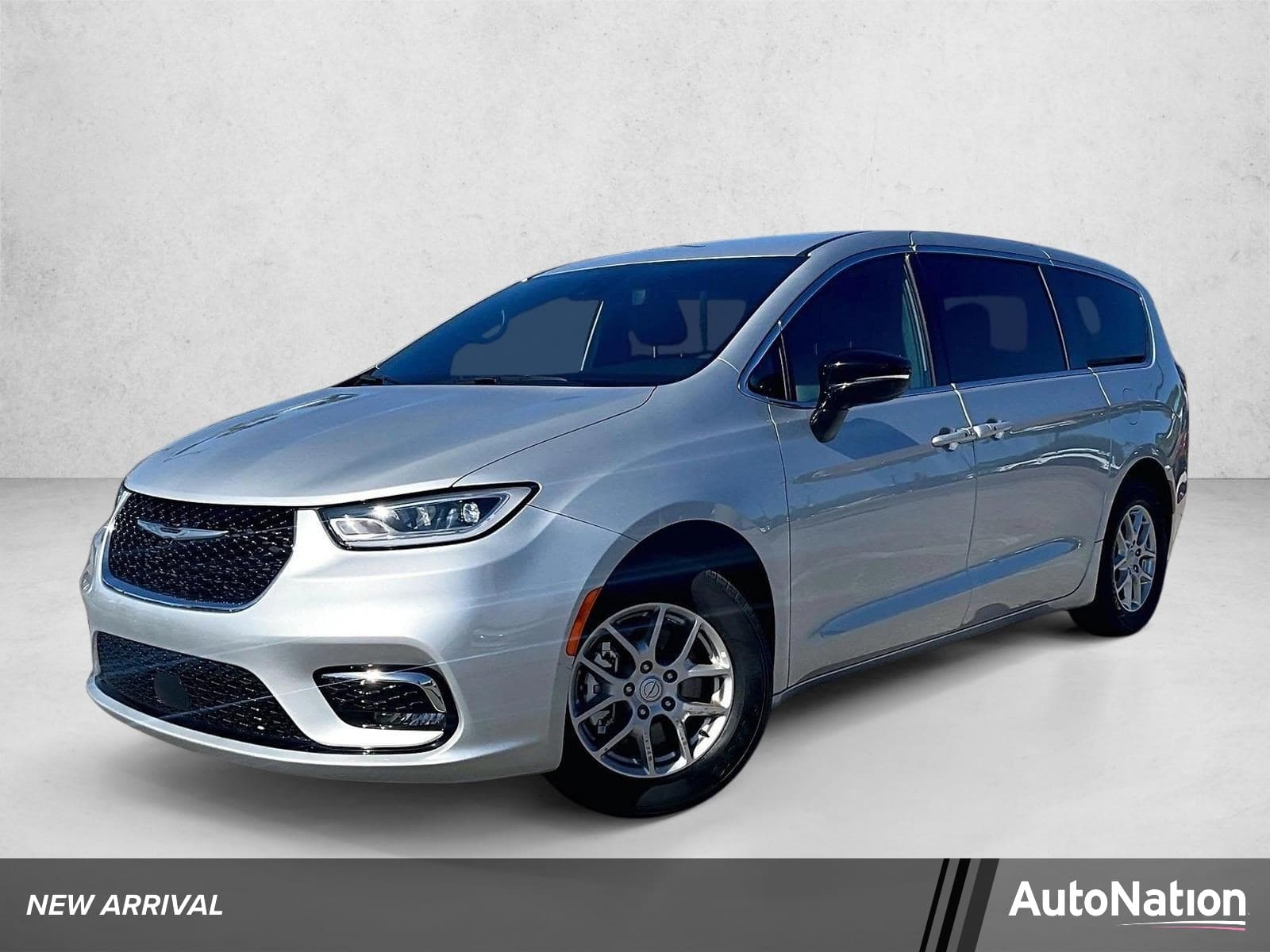 2026 Chrysler Pacifica Select — photo 1 of 30