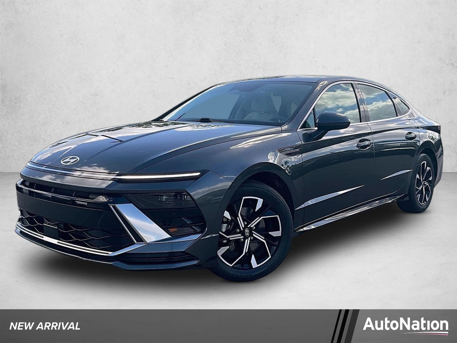 2025 Hyundai Sonata SEL — photo 1 of 30