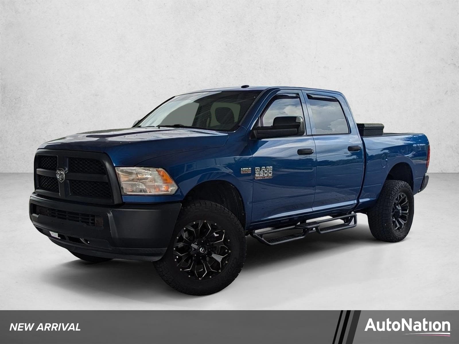 2017 RAM 2500 Tradesman — photo 1 of 15