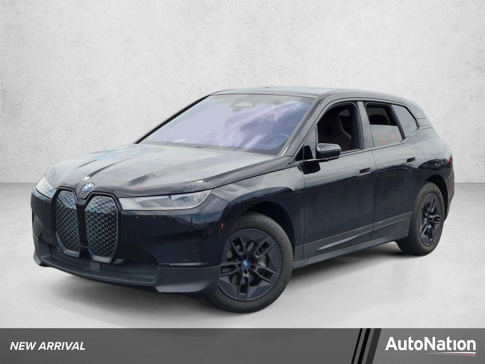 2024 BMW iX xDrive50 — photo 1 of 15