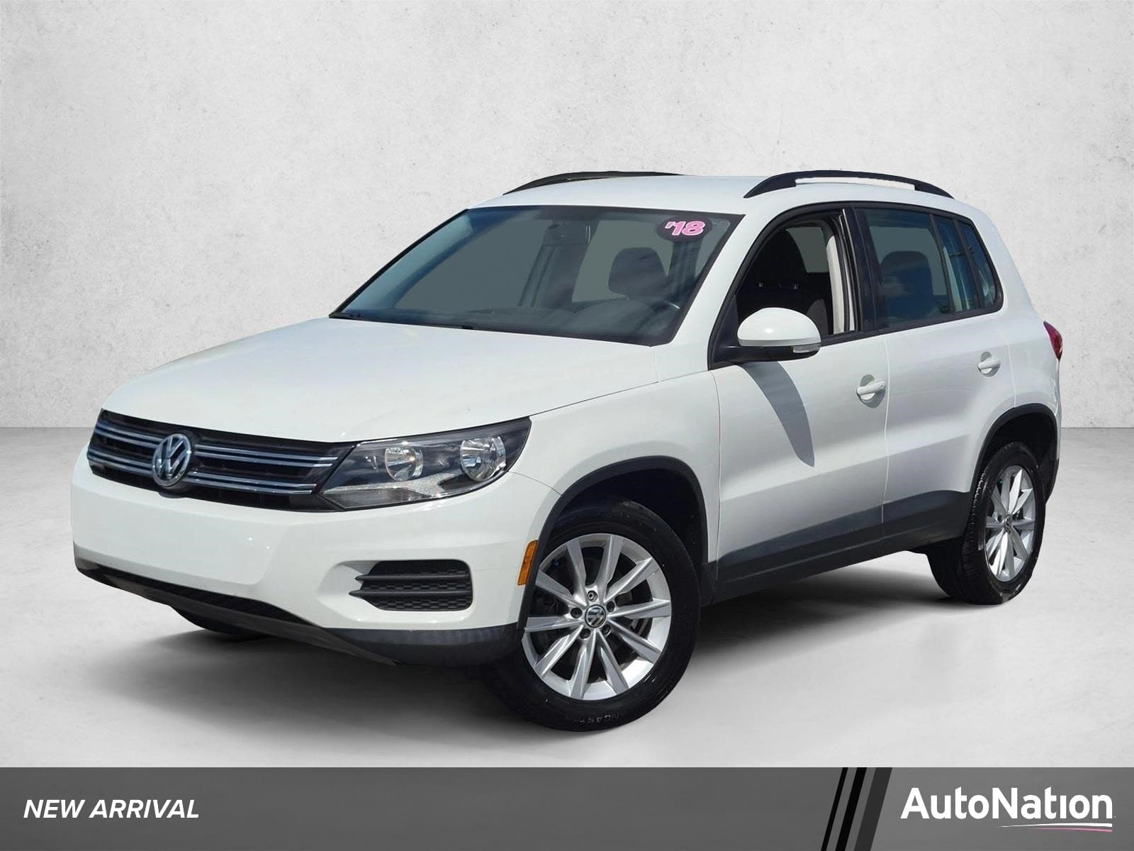2018 Volkswagen Tiguan Limited Base — photo 1 of 23