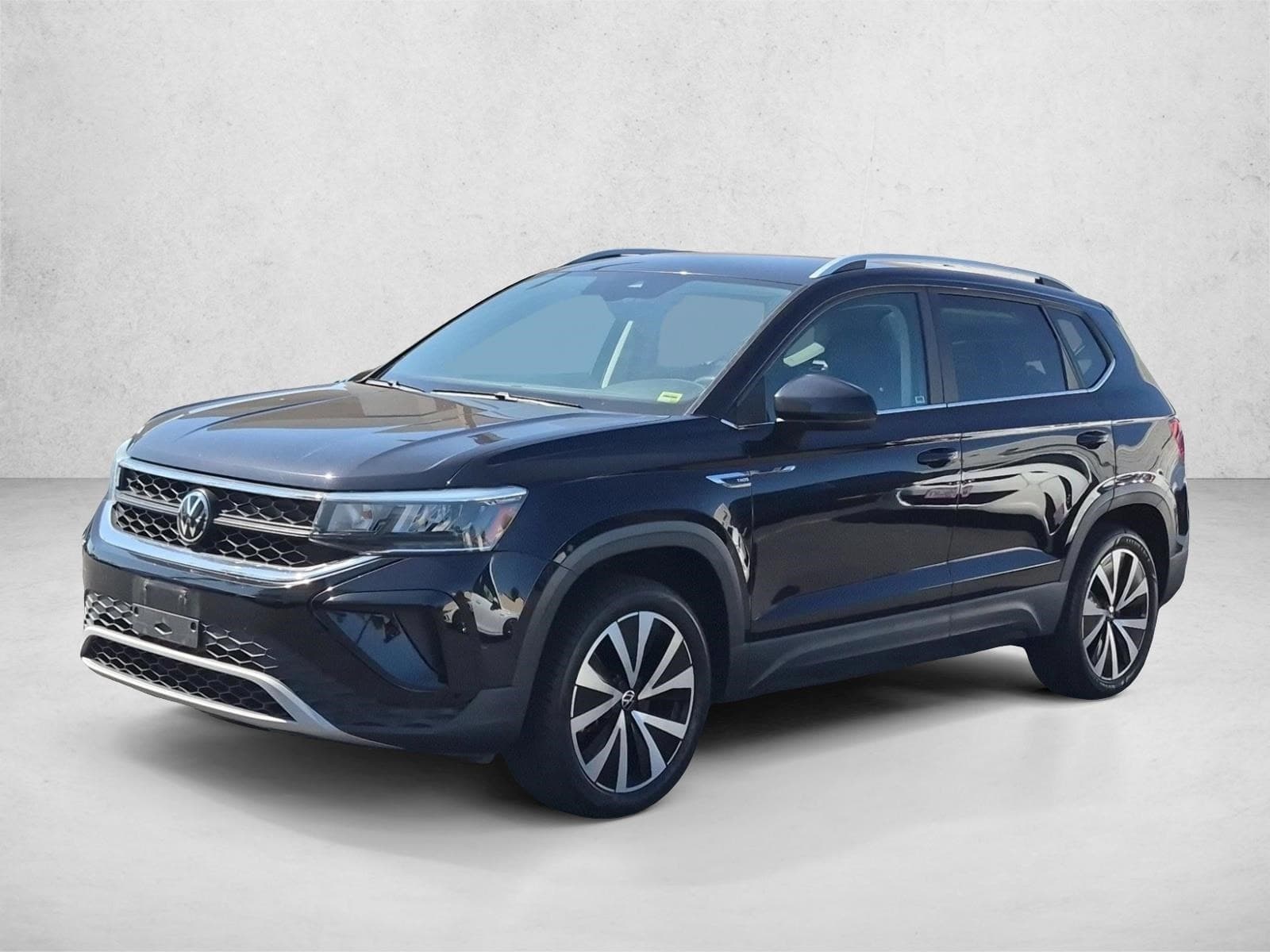 2023 Volkswagen Taos Base — photo 1 of 15