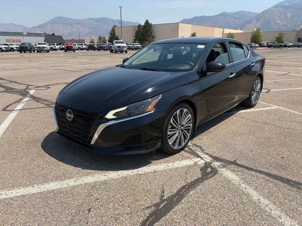 2023 Nissan Altima 2.5 SL — photo 1 of 32