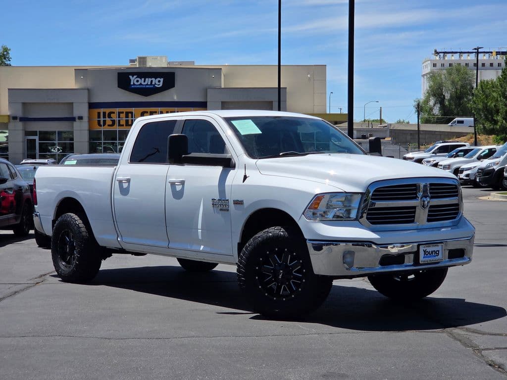 2019 RAM 1500 Classic SLT — photo 1 of 32