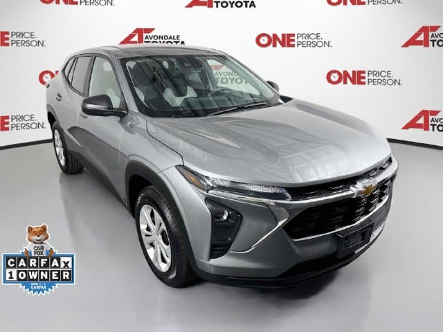 2025 Chevrolet Trax LS — photo 1 of 31