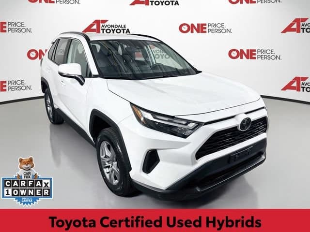 2025 Toyota RAV4 Hybrid XLE — photo 1 of 33