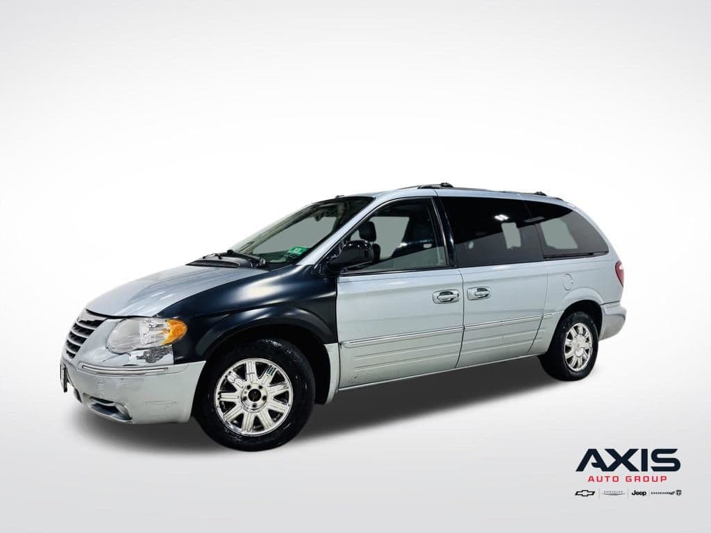 2006 Chrysler Town & Country Limited — photo 1 of 30