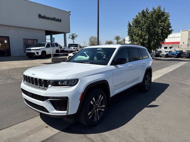 2027 Jeep Grand Cherokee L Limited — photo 1 of 29