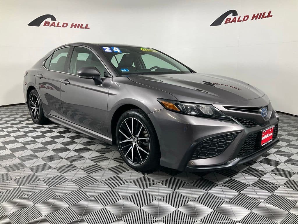 2024 Toyota Camry Hybrid SE — photo 1 of 24